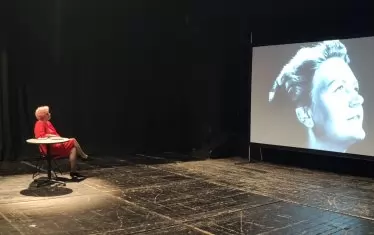 "Новата Татяна Лолова" - Маргарита Хлебарова, произнася монолог пред образа на голямата актриса.