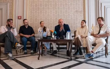  Христо Петков, Младен Алексиев, Мира Тодорова, Васил Василев, актьорите Жаклин Даскалова и Ненчо Костов по време на пресконференцията.