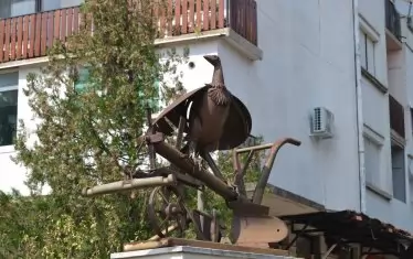  Паметникът на градинаря.