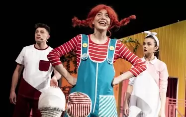  Сцена от спектакъла "Пипи