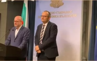 Надига се скандал за "очите" на митничарите  