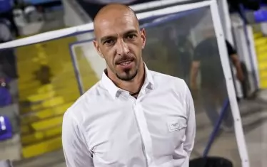 Недоволството на част от феновете срещу треньора на "Спартак 1918" (Вн) Кириякос Георгиу изби във физическа саморазправа с него.