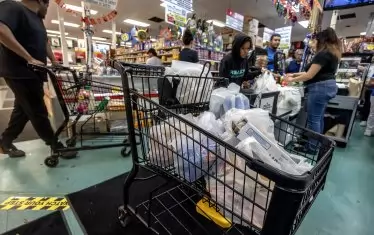 Хранителните продукти по магазините бяха изкупени