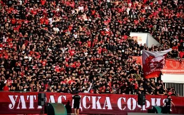 "Червените" запалянковци бяха с около 7000 по-малко от своите опоненти.