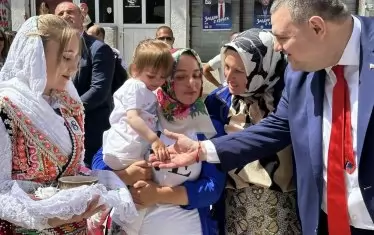 Служебната власт "позлати" общини на Пеевски и ГЕРБ