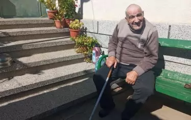  Столетникът дядо Жечо не помни.