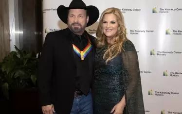  Певецът със съпругата си Триша - кандидати за "тройка"?!