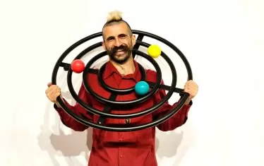 Гръцкият цирков артист Маркос Какамитрос.