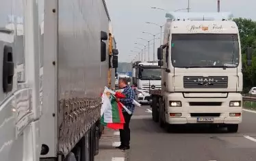 Съдът на ЕС спаси българските тирове от често връщане у дома 