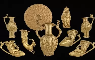  Панагюрското съкровище също е в списъка на родните експонати.