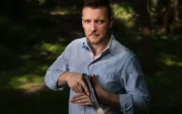  Във фотопроект, посветен на носителите на награда "Аскеер" за изгряваща звезда.