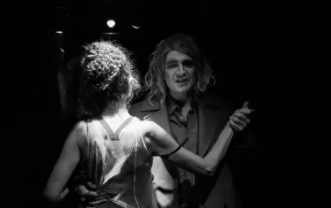  Свежен Младенов - Знайдух във вихъра колебанията си.