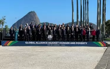 Любопитен щрих от първия ден от форума бе отсъствието на президента на САЩ Джо Байдън, канадския премиер Джъстин Трюдо и италианската му колега Джорджа Мелони от групова снимка на ръководителите от Г-20, отбелязва АФП.
"Поради логистични проблеми снимката бе направена преди пристигането на всички лидери. Затова някои от тях не присъстваха", каза, без да даде подробности, дипломат от американската делегация.