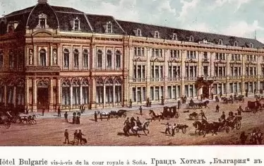 Гранд-хотел "България" е сред най-видните сгради, дело на архитекта Станчо Белковски.