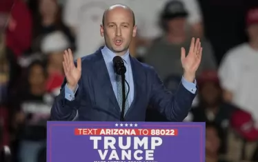 Стивън Милър ще е  заместник-ръководител на администрацията  по политически въпроси.