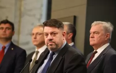 Зафиров: Няма драма с отнетите правомощия на Радев за службите