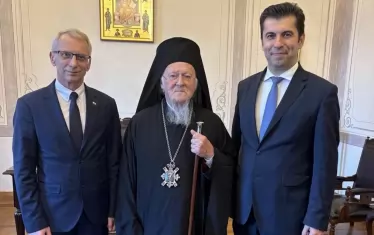 Петков и Денков отидоха при Вселенския патриарх 