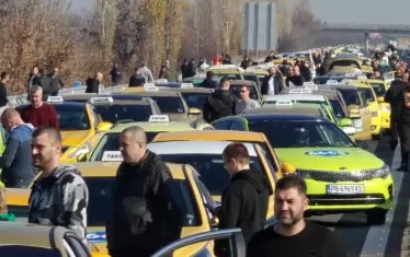 "Жълтият бунт" напомни, че държавата е фарс 
                                 