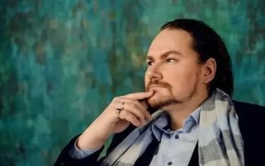  Дмитрий Уланов - бас