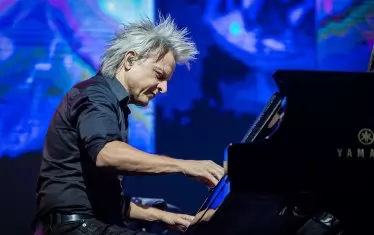  Балаш Хаваши не просто свири на пиано, а разказва истории със своята музика.