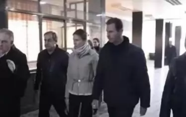 Много медии разпространиха тази снимка - като доказателство за присъствието на Башар Асад и съпругата му в Москва. Всъщност, тя е скрийншот от видео, документирало визита на Асад преди повече от десет години