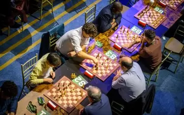 Общо 188 мъже и 108 жени участваха в първата фаза на световното първенство по блиц шахмат.