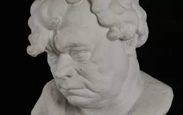  Скулптурен портрет на проф. Александър Балабанов