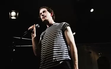 Спартак Тодоров в авторския си моноспектакъл "Спартак". 