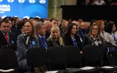 Сред гостите беше евродепутатът Елена Йончева (в средата), която премина на страната на ДПС-НН.