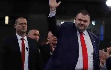Пеевски се обяви за единствен лидер на ДПС.