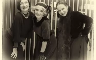  Трите актриси ще представят любими стихотворения на Багряна с участието на публиката.