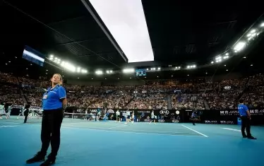 Australian Open беше първият турнир от Големия шлем, който имаше прибиращ се покрив. След това два, след това три.