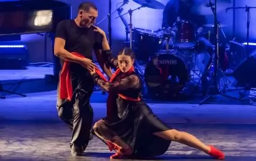  Виртуозните танцьори на танго Едуардо Мояно и Федерика Гумина.