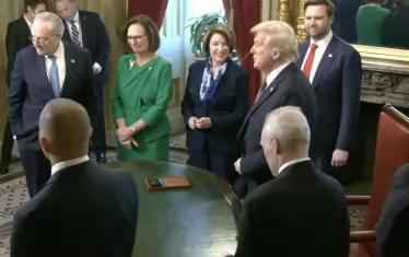  Тръмп подписа първите си изпълнителни заповеди