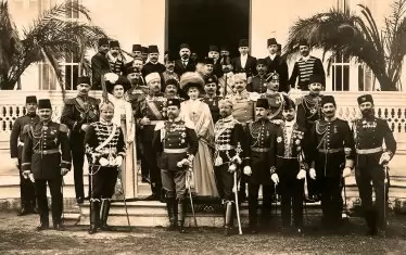  Свитата на цар Фердинанд при посещението му в Цариград през 1910 г.