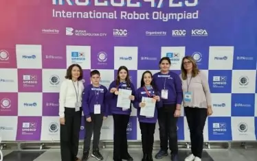 Ученици от две бургаски училища спечелиха медали и награди на Международната олимпиада по роботика в гр. Бусан - Южна Корея.