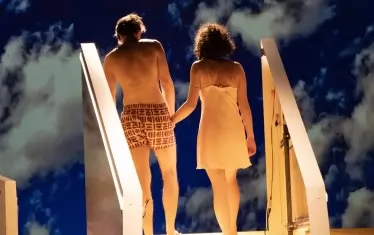 Любовта е по-силна от абсурдните умопостроения.