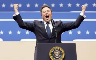 Акциите на SpaceX поевтиняват за трети пореден ден