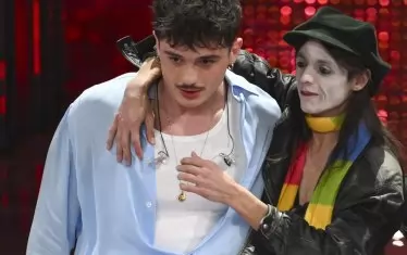  Оли с втория в класирането - момчето "клоун" Лучо Корси.