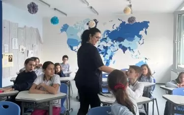 Атмосферата на "планьорка" е спокойна, приятелска и вдъхновяваща.