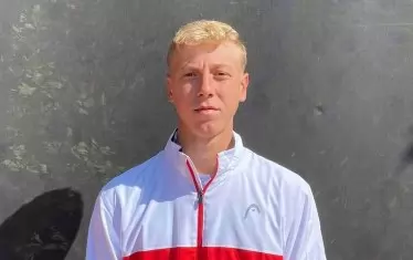 В България 18-годишният Георги Георгиев е състезател на ТК "Хасково".