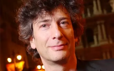Фантастът Нийл Геймън отива на съд за изнасилване