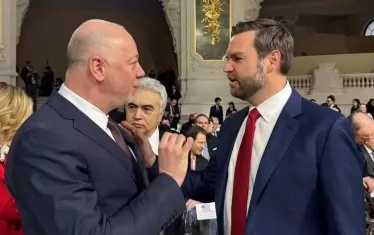 В рамките на форума в Париж, българският премиер Желязков се е видял с вицепрезидента на САЩ Джей Ди Ванс