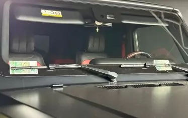  МВР пусна и снимка на луксозен автомобил със столевки под чистачките