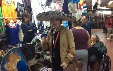 Със сомбреро в Гуадалахара.