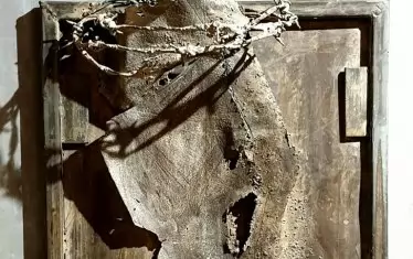  Творбите са изпълнени със символи и одухотворени образи.