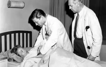 В първия си пробив "Д-р Килдеър". 