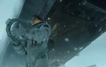 Патинсън е - буквално - душата на филма.