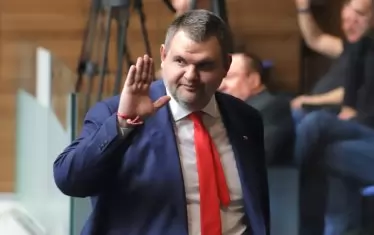 Пеевски официално предложи да се закрие КПК