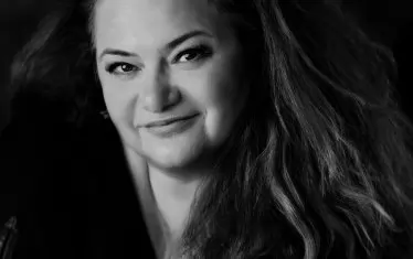 Фотографката Ивелина Чолакова се вдъхновява от Джейн Остин.